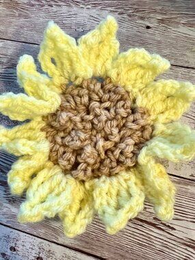 Large Hand Crocheted SUNFLOWER BROOCH/KEYCHAIN/BAG CHARM Yellow & Tan NWT